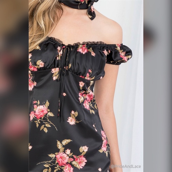 🆕 BLACK WITH FLOWER PRINT FRONT TIE SHIRRING NECK DRESS - Picture 5 of 6